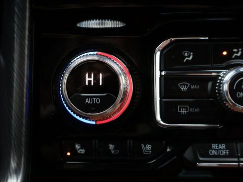 Certified 2024 GMC Yukon Denali Ultimate image 34