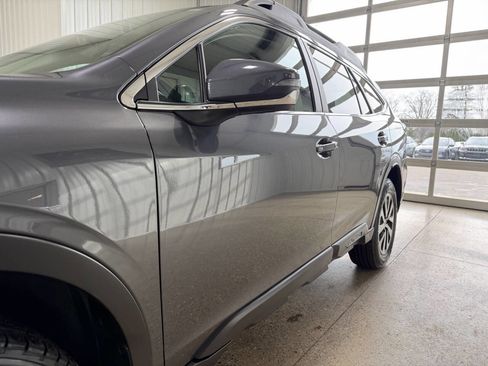 Used 2022 Subaru Outback Premium image 44