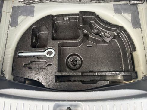 Used 2020 Chevrolet Bolt LT image 31