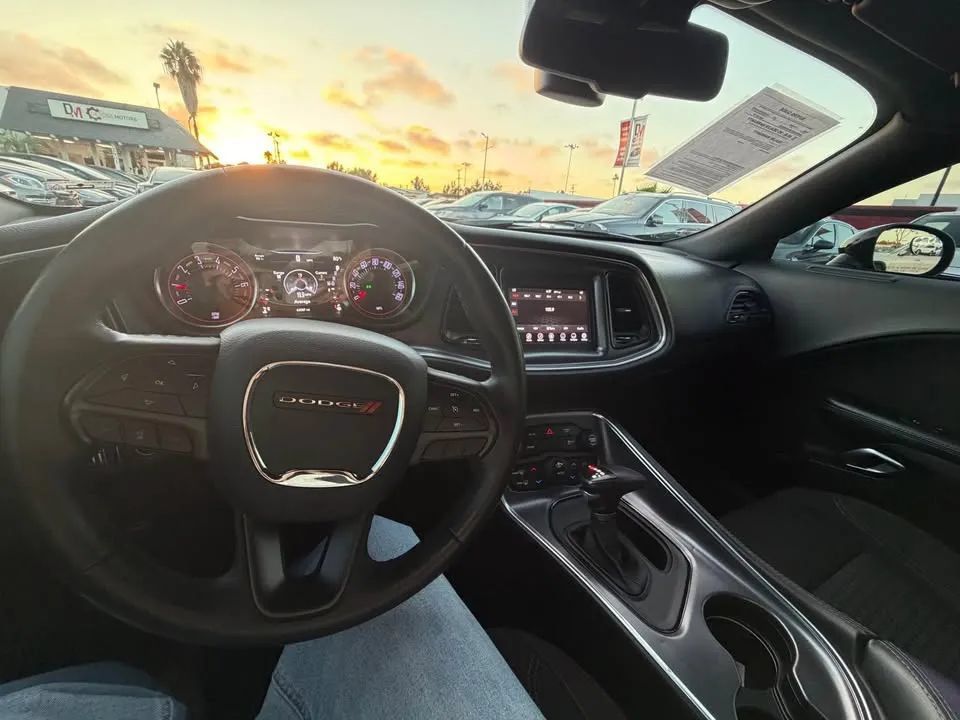 Used 2018 Dodge Challenger SXT RWD image 6