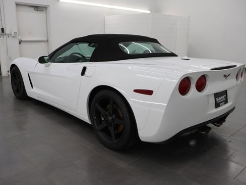 Used 2005 Chevrolet Corvette Convertible w/ Preferred Equipment Group RWD image 5
