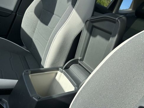 New 2026 Volkswagen Taos SE image 38