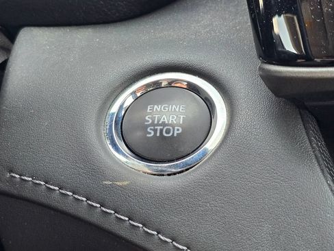 Used 2023 Toyota Highlander LE FWD image 18
