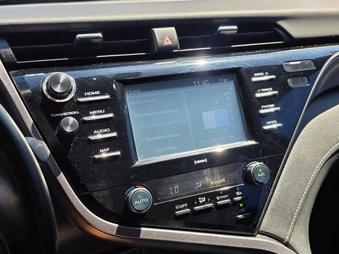 Used 2020 Toyota Camry SE w/ Convenience Package image 30