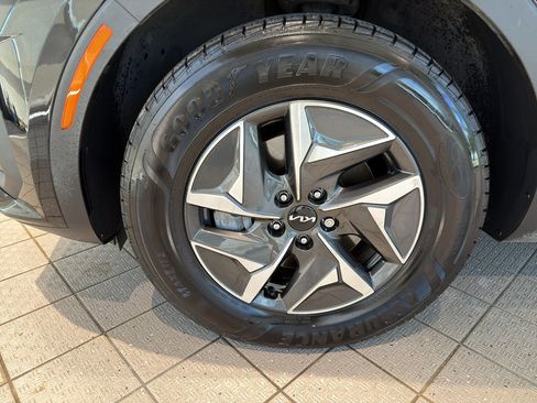 Certified 2022 Kia Sorento S FWD image 7