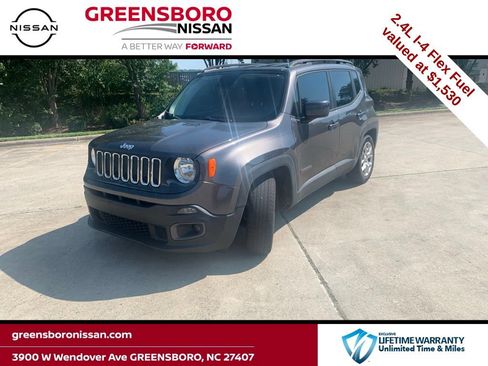 Used 2017 Jeep Renegade Latitude FWD image 1