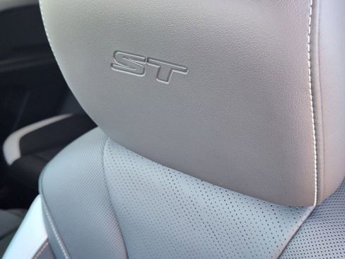 New 2025 Buick Envision Sport Touring image 17