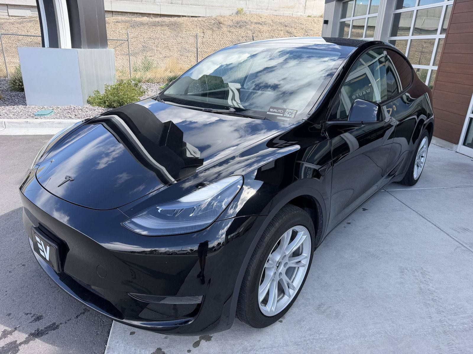 Used 2024 Tesla Model Y 2WD image 4
