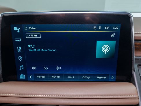 Used 2024 Chevrolet Suburban High Country image 18