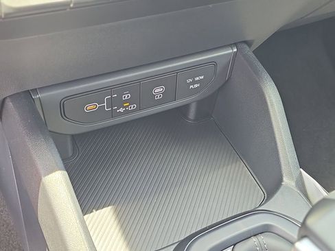 New 2026 Kia K4 FWD image 25