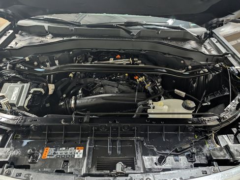 Used 2025 Ford Explorer Platinum w/ LUX Leather Package image 4