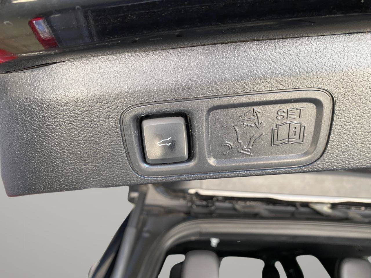 Used 2019 Lincoln Navigator L Reserve AWD/4WD image 19