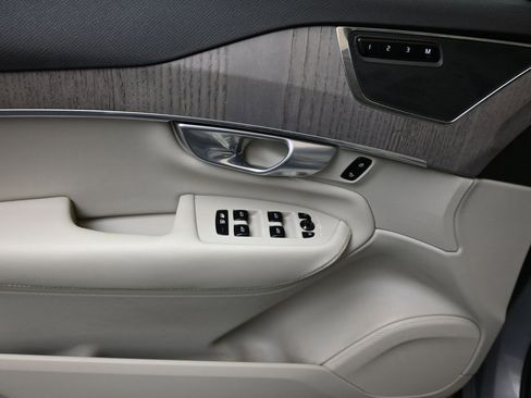 Certified 2024 Volvo XC90 B5 Plus w/ Protection Package Premier image 21