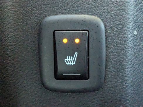 Used 2015 Chrysler Town & Country Touring-L w/ Driver Convenience Group image 17