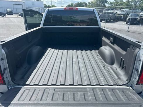 Used 2018 Chevrolet Silverado 1500 LT w/ Redline Edition AWD/4WD image 17