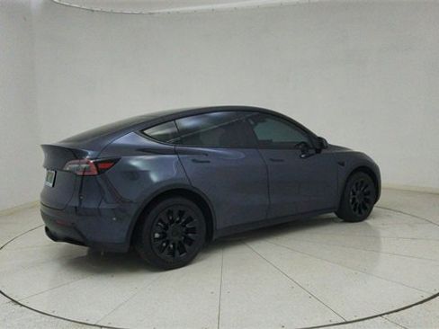 Used 2025 Tesla Model Y Long Range image 68