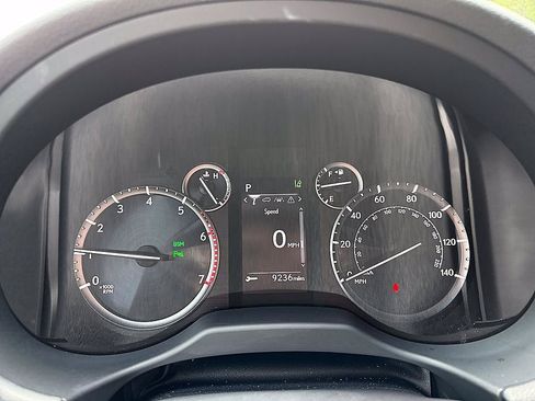 Used 2023 Lexus GX 460 Premium AWD/4WD image 14
