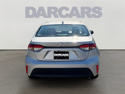 Used 2025 Toyota Corolla LE FWD image 6