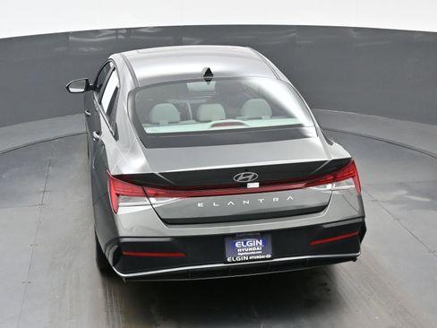 Certified 2025 Hyundai Elantra SEL image 35