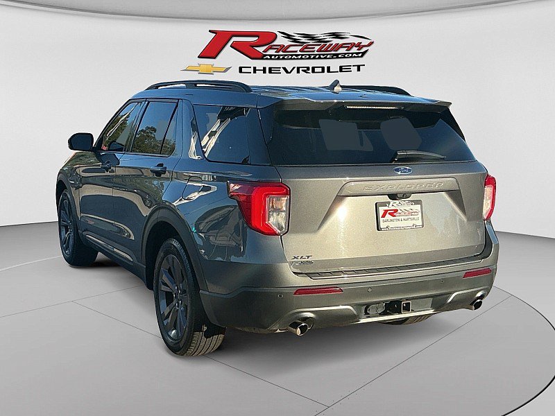 Used 2023 Ford Explorer XLT w/ Equipment Group 202A RWD image 3