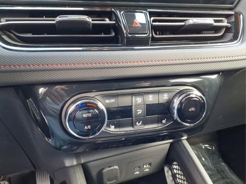 Used 2024 Chevrolet TrailBlazer RS w/ Convenience Package FWD image 10