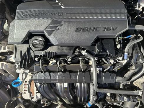 Used 2025 Hyundai Elantra SEL FWD image 30