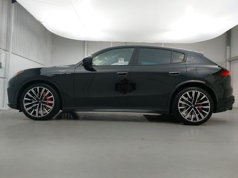 Used 2023 Maserati Grecale Trofeo AWD/4WD image 2