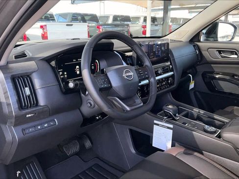 New 2026 Nissan Pathfinder Platinum image 8