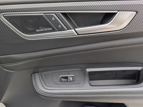 Used 2024 Volkswagen Atlas Cross Sport SEL Premium R-Line image 60