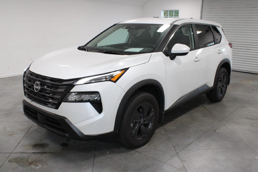 Used 2026 Nissan Rogue SV w/ Cold Weather Package FWD image 4