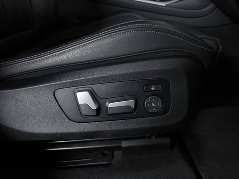 Used 2022 BMW X7 xDrive40i w/ M Sport Package image 34