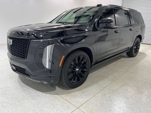 Used 2026 Cadillac Escalade ESV Platinum Sport w/ LPO, ONYX Package AWD/4WD image 1