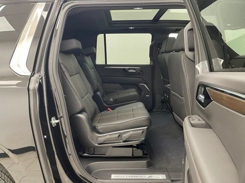 New 2026 Chevrolet Suburban High Country AWD/4WD image 15