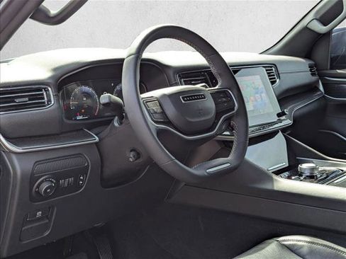 Used 2022 Jeep Wagoneer Series I AWD/4WD image 10