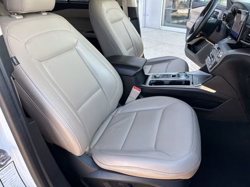 Used 2024 Ford Explorer XLT w/ Equipment Group 202A image 32