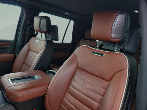 Used 2023 GMC Yukon Denali Ultimate image 17