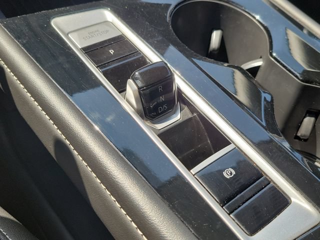 Used 2025 Volkswagen Atlas SE FWD image 33