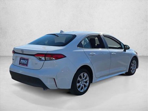 Used 2025 Toyota Corolla LE image 5