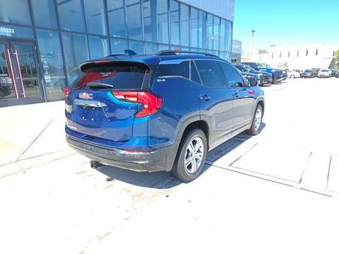 Used 2019 GMC Terrain SLE w/ Driver Convenience Package image 4