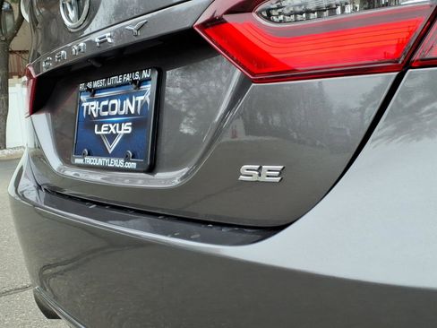 Used 2021 Toyota Camry SE image 7