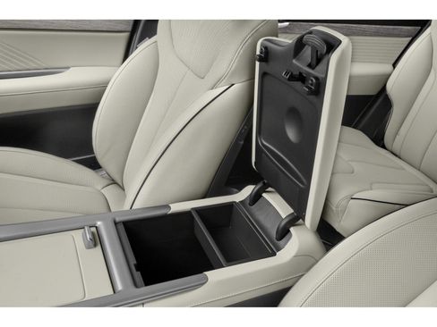 Used 2024 Hyundai Palisade Calligraphy FWD image 9