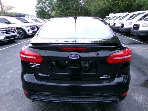 Used 2016 Ford Focus SE w/ SE Sport Package FWD image 8