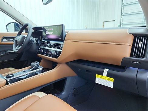 New 2026 Nissan Pathfinder Platinum image 47