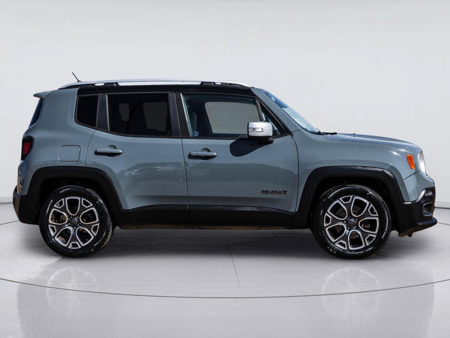 Used 2017 Jeep Renegade Limited FWD image 6