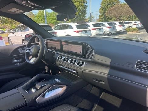 New 2026 Mercedes-Benz GLS 450 4MATIC image 36