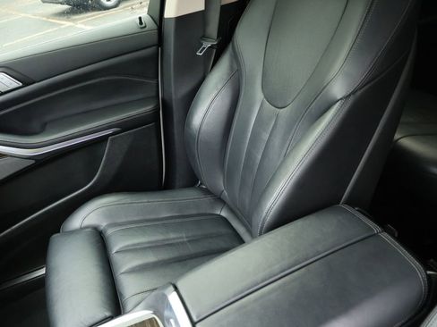 Used 2020 BMW X7 xDrive40i w/ Premium Package AWD/4WD image 27