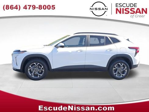 Used 2024 Chevrolet Trax LT w/ Driver Confidence Package FWD image 6