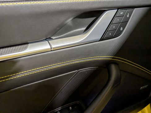 Certified 2022 Porsche 911 Carrera RWD image 20
