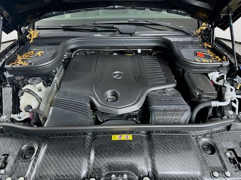 Used 2026 Mercedes-Benz GLS 450 4MATIC image 38