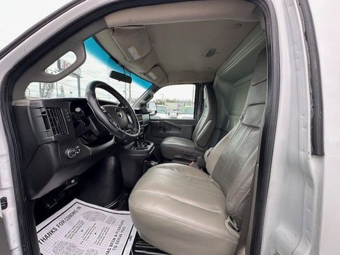 Used 2016 Chevrolet Express 2500 image 16